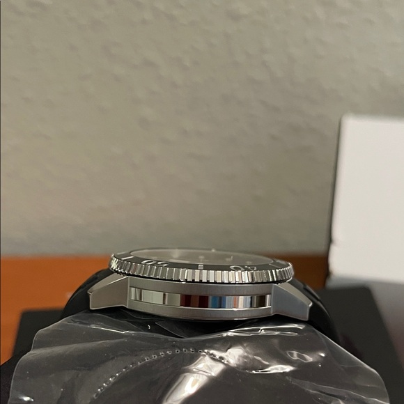 Tissot Seastar 1000 Black and Blue Watch - Picture 2 of 7